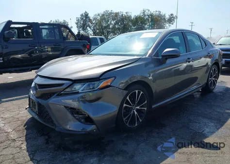 2018 Toyota Camry Se z USA, uszkodzony, nr VIN 4T1B11HKXJU086859
